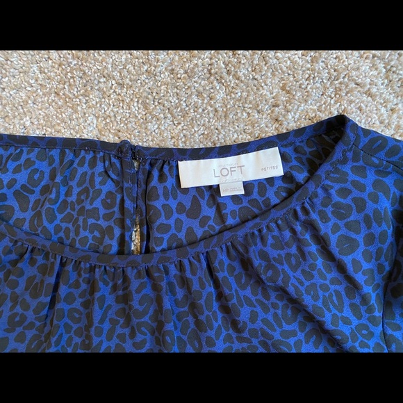 LOFT Black & Blue print blouse - Picture 3 of 5